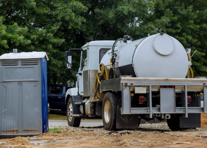 Hút hầm cầu ở TP HCM