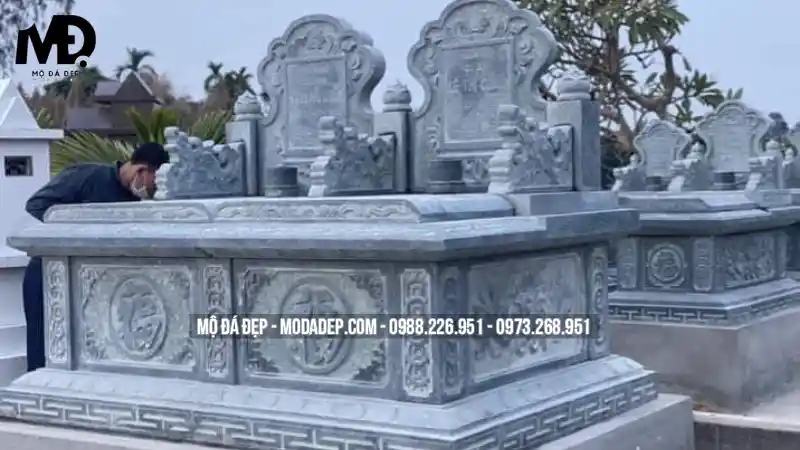 Mộ đá đôi phù hợp cho các phần mộ vợ chồng, ông bà