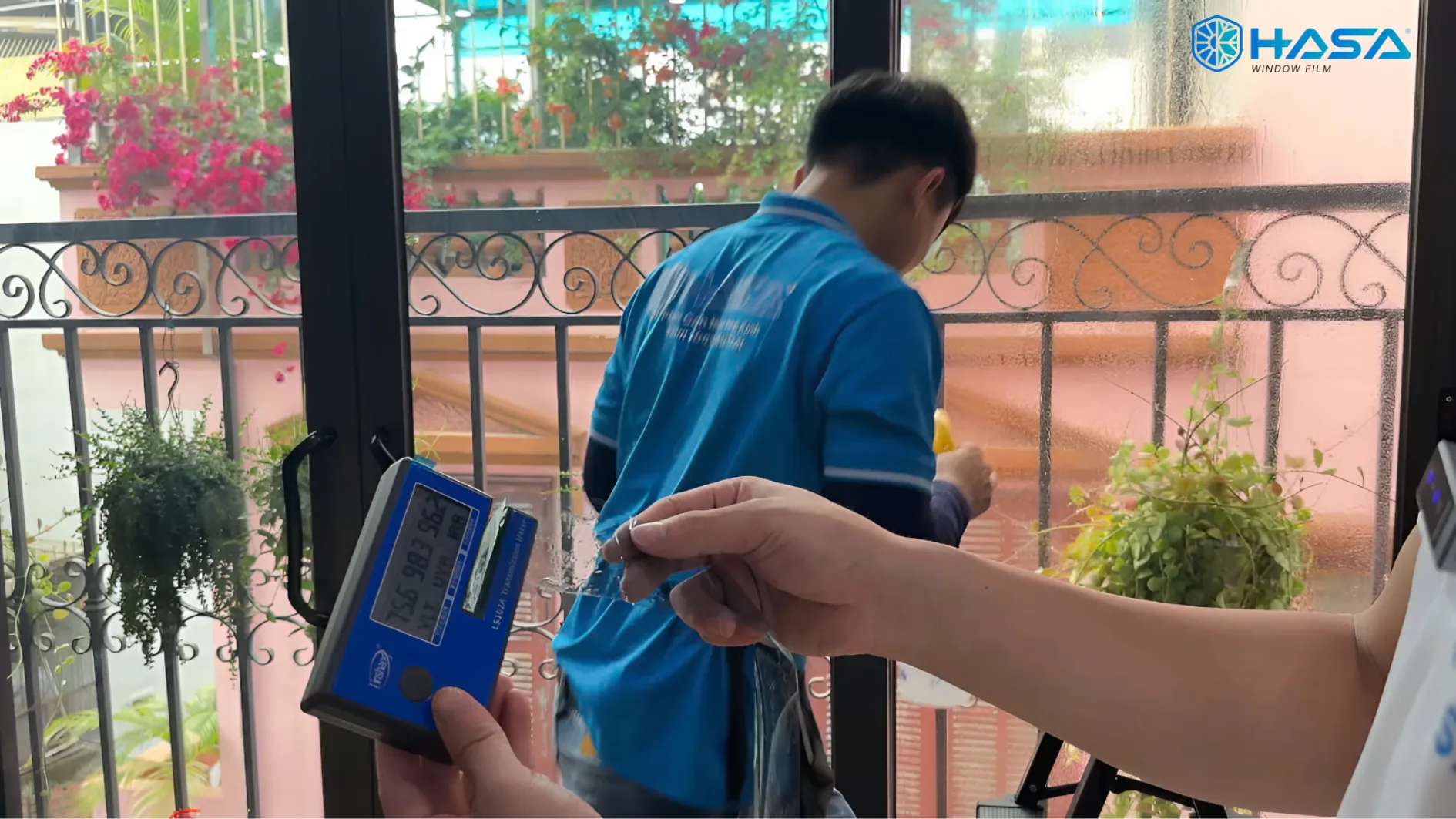 Phim dán kính nhà giúp giảm nhiệt, cản UV