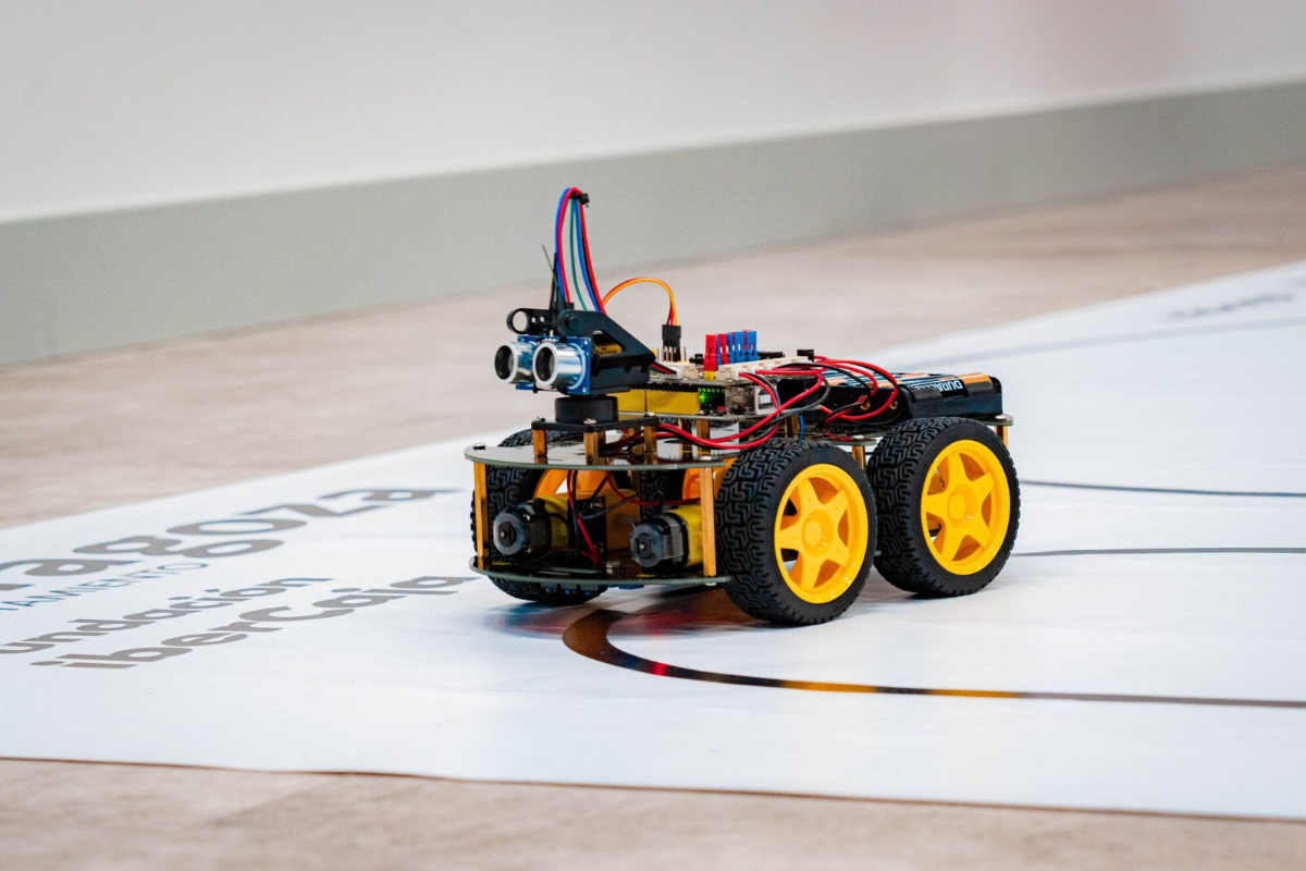 khoa-hoc-robotics-cho-be-moi-bat-dau