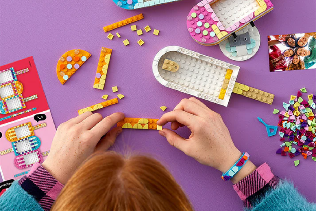 lego-dots-khung-anh-bo-do-choi-sang-tao-cho-be-gai